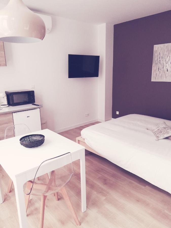 Suite 24 Appart'Hotel-3 Etoiles Le Creusot Eksteriør bilde